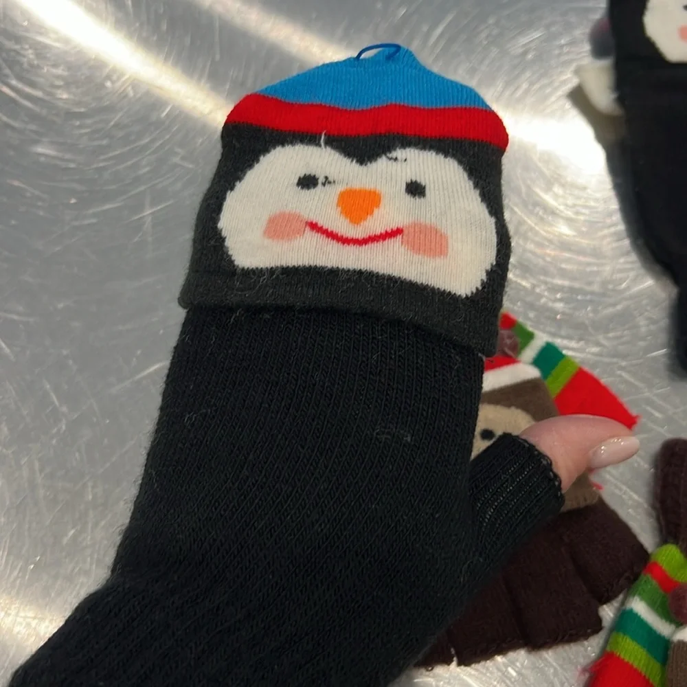 NWOT Fingerless Adaptable Children’s Mittens- set of 2